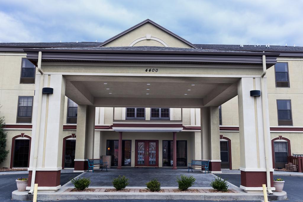Super 8 By Wyndham High Point/Greensboro Екстериор снимка