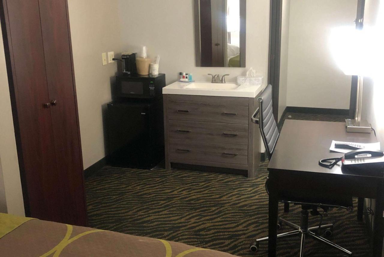 Super 8 By Wyndham High Point/Greensboro Екстериор снимка