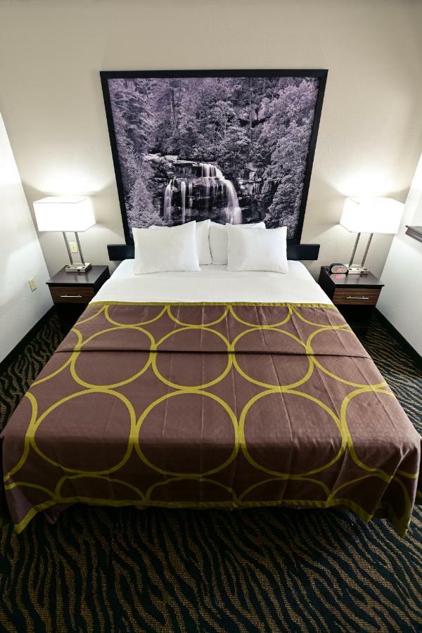 Super 8 By Wyndham High Point/Greensboro Екстериор снимка